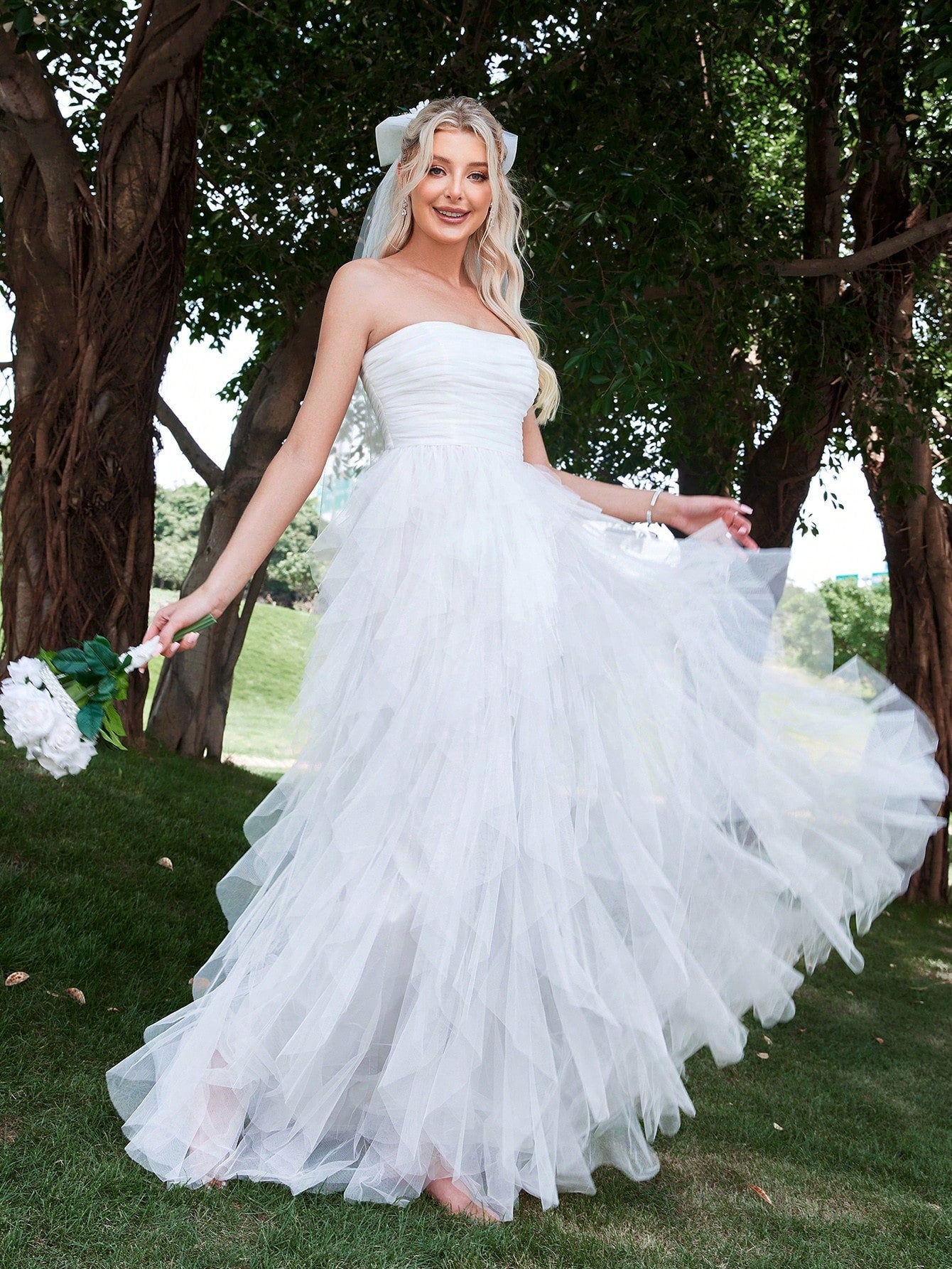 Mesh Overlay Tube Wedding Dresses