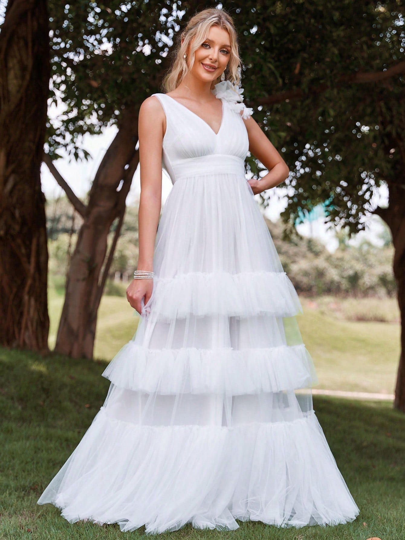 Plunging Neck Sleeveless Layer Ruffle Hem Mesh Wedding Dress