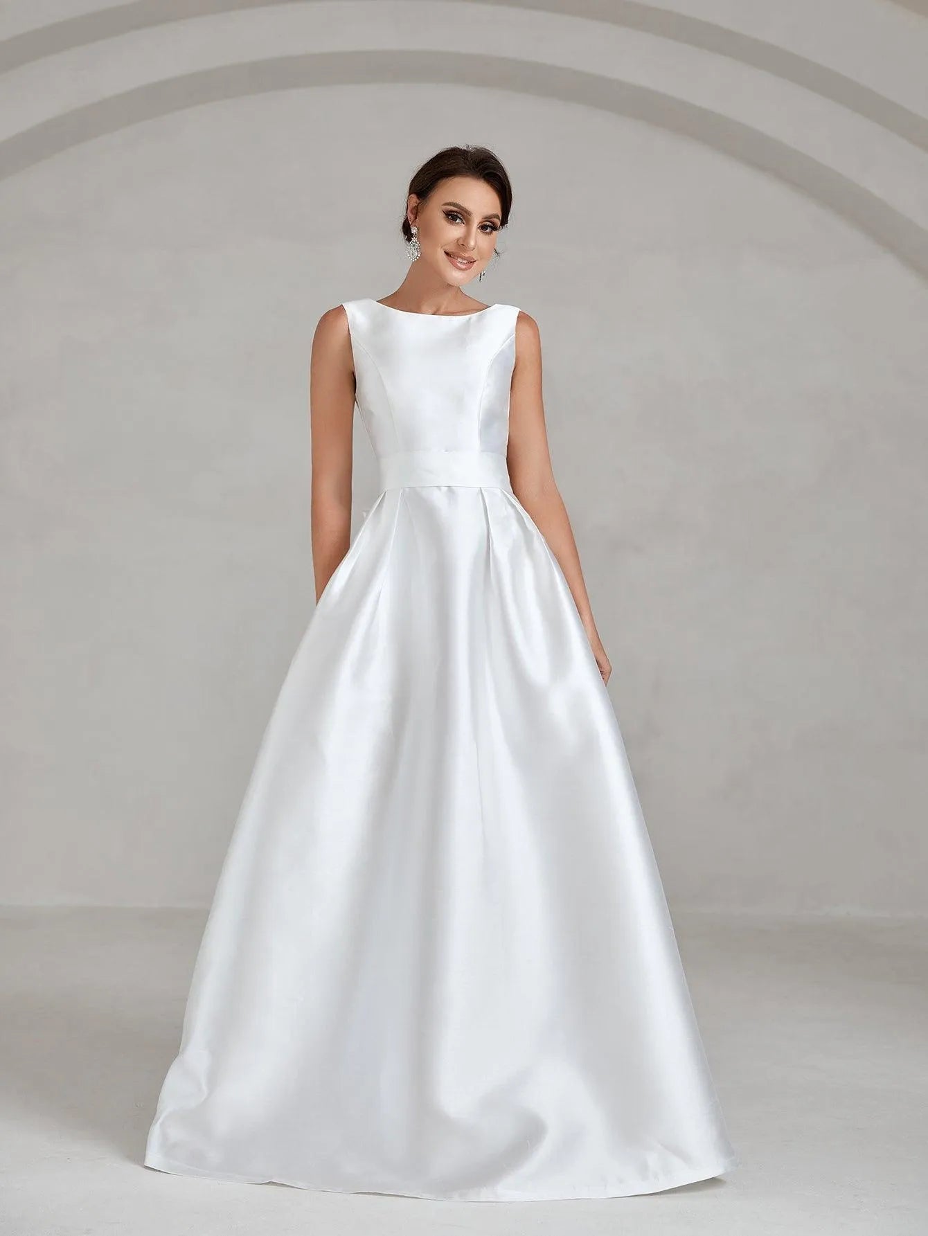 Elegant Backless Satin Wedding Dress