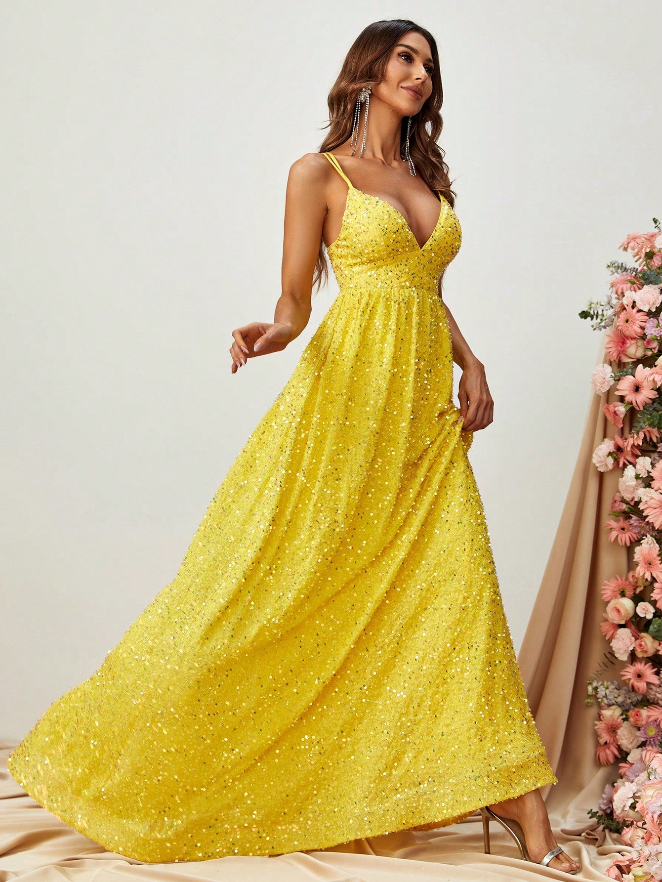 Elegant Spaghetti Strap Sleeveless Sequin Dresses