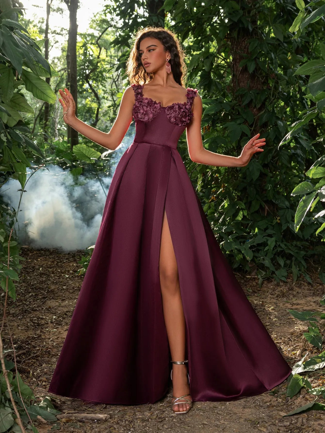 Elegant Applique Detail Sweetheart Neck Split Thigh Satin Prom Dress