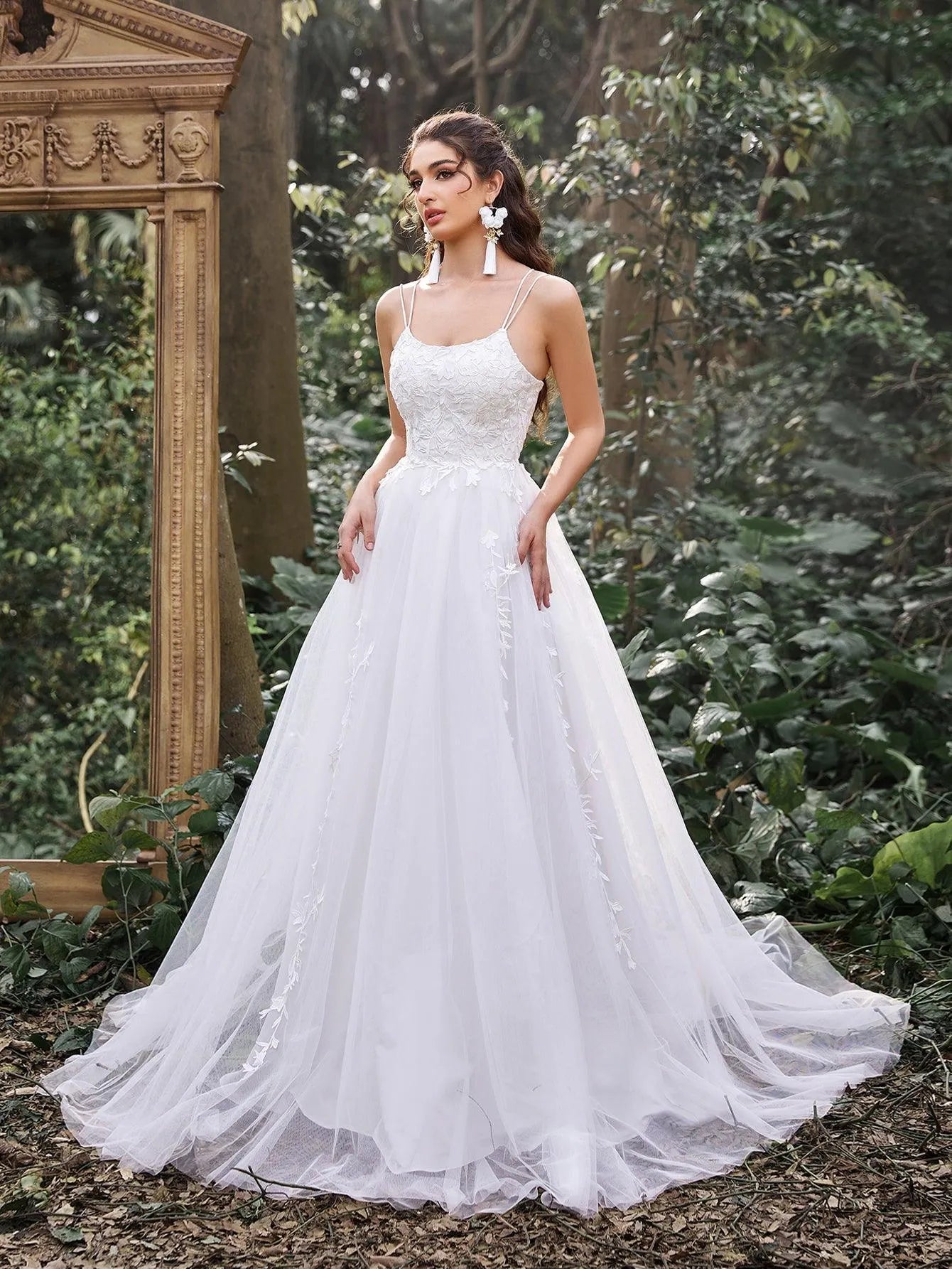 Gorgeous Applique Detail Backless Lace Up Slip Wedding Dress