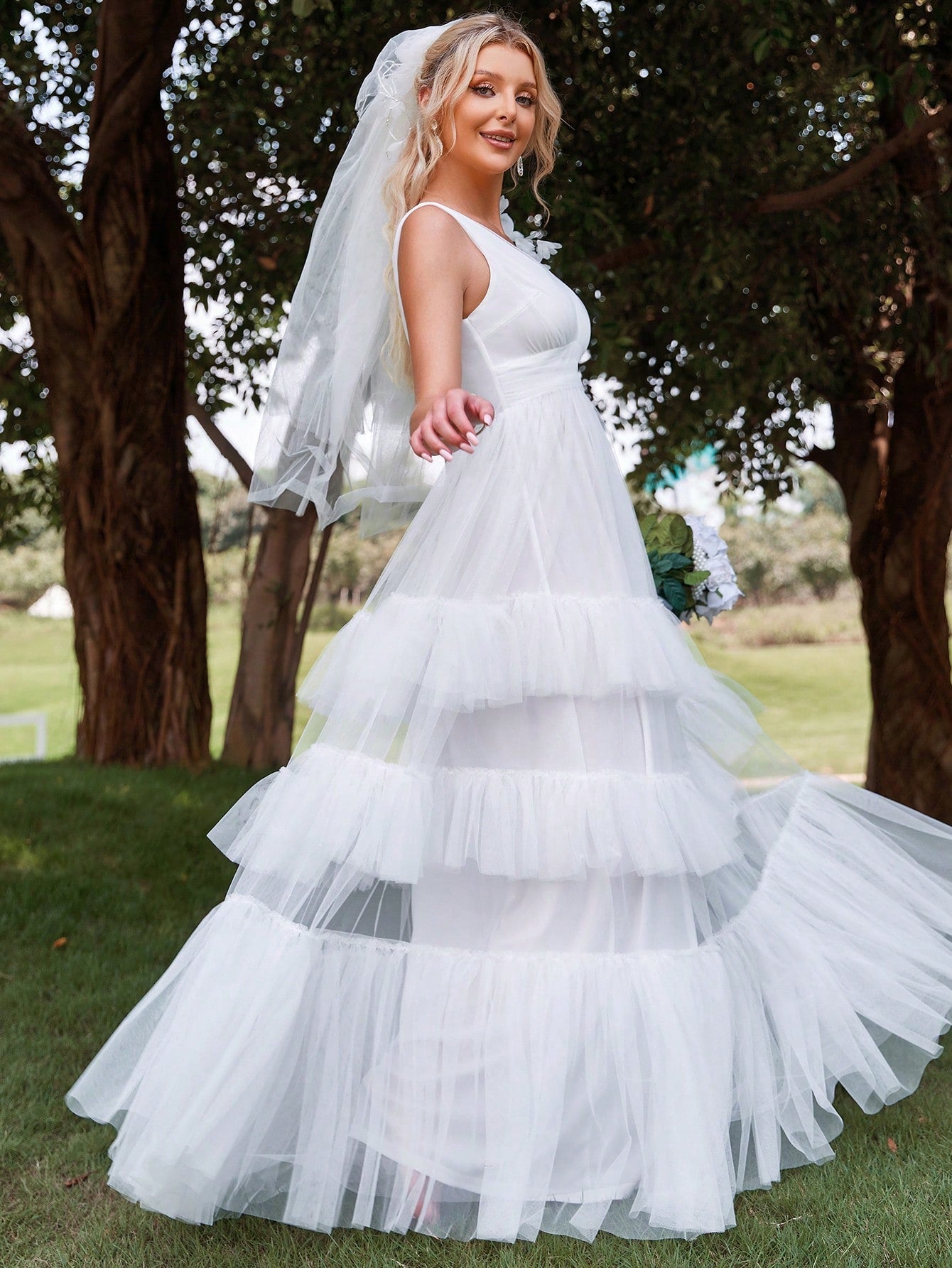 Plunging Neck Sleeveless Layer Ruffle Hem Mesh Wedding Dress