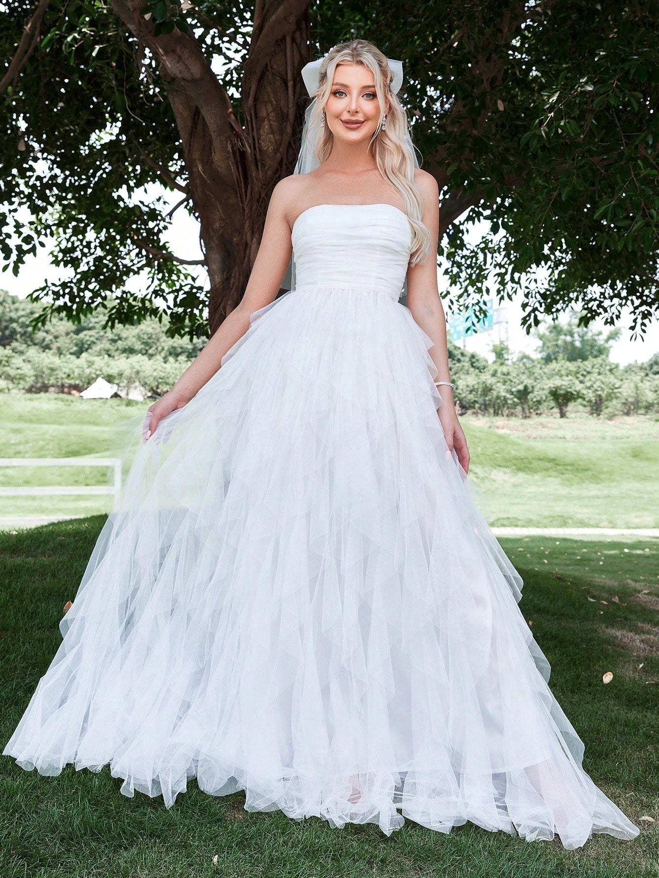 Mesh Overlay Tube Wedding Dresses