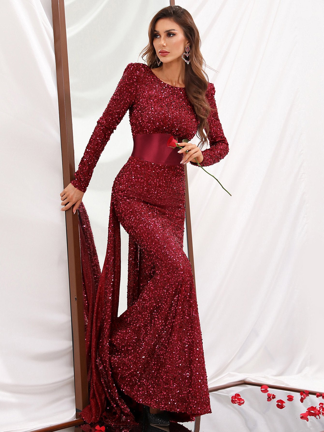 Elegant Boat Neck Long Sleeve Sequin Mermaid Dress